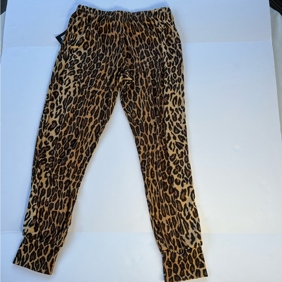 NWT ONZIE S LEOPARD YOGA JOGGERS - Picture 3 of 11